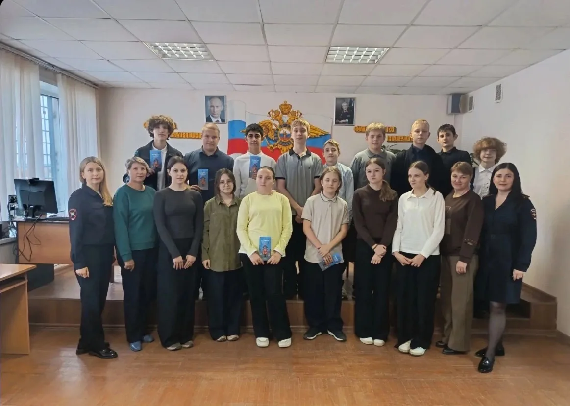 👮8 «Б» на экскурсии в Отделе полиции: узнали, попробовали, заинтересовались! 👮‍♂️