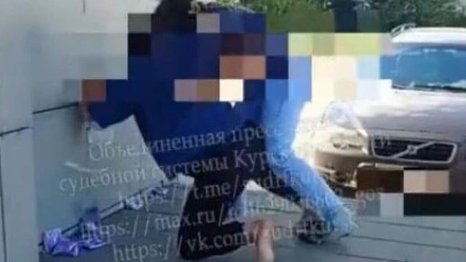 Курянка заплатит 10 тысяч рублей за расцарапанное лицо бывшей подруги