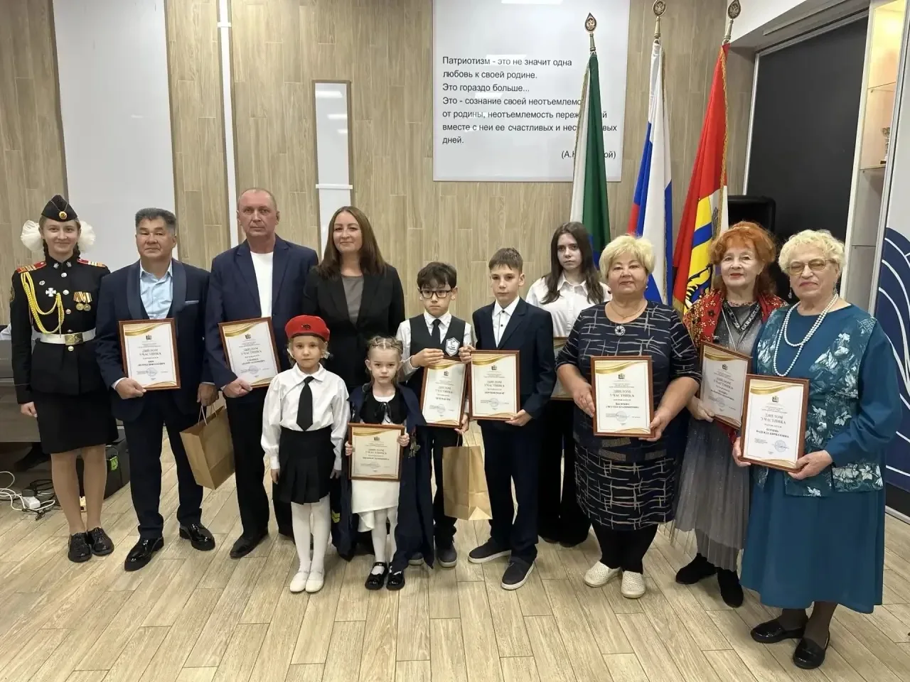🎤 В Хабаровске завершился городской фестиваль «Песни и стихи о специальной военной опе...