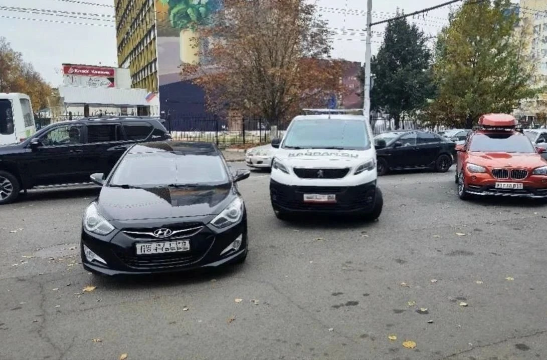 🤬 На «мастеров» парковки у «Атолла» жалуются орловцы