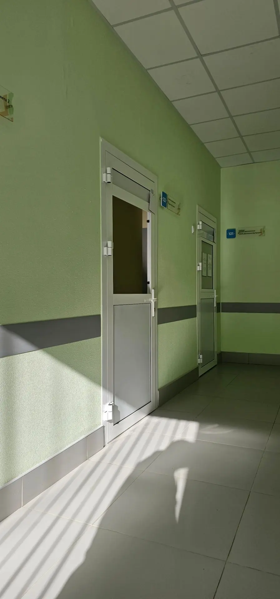 Ну что за райское место, приехали в диспансер сдавать флюорографию, как будто в космиче...