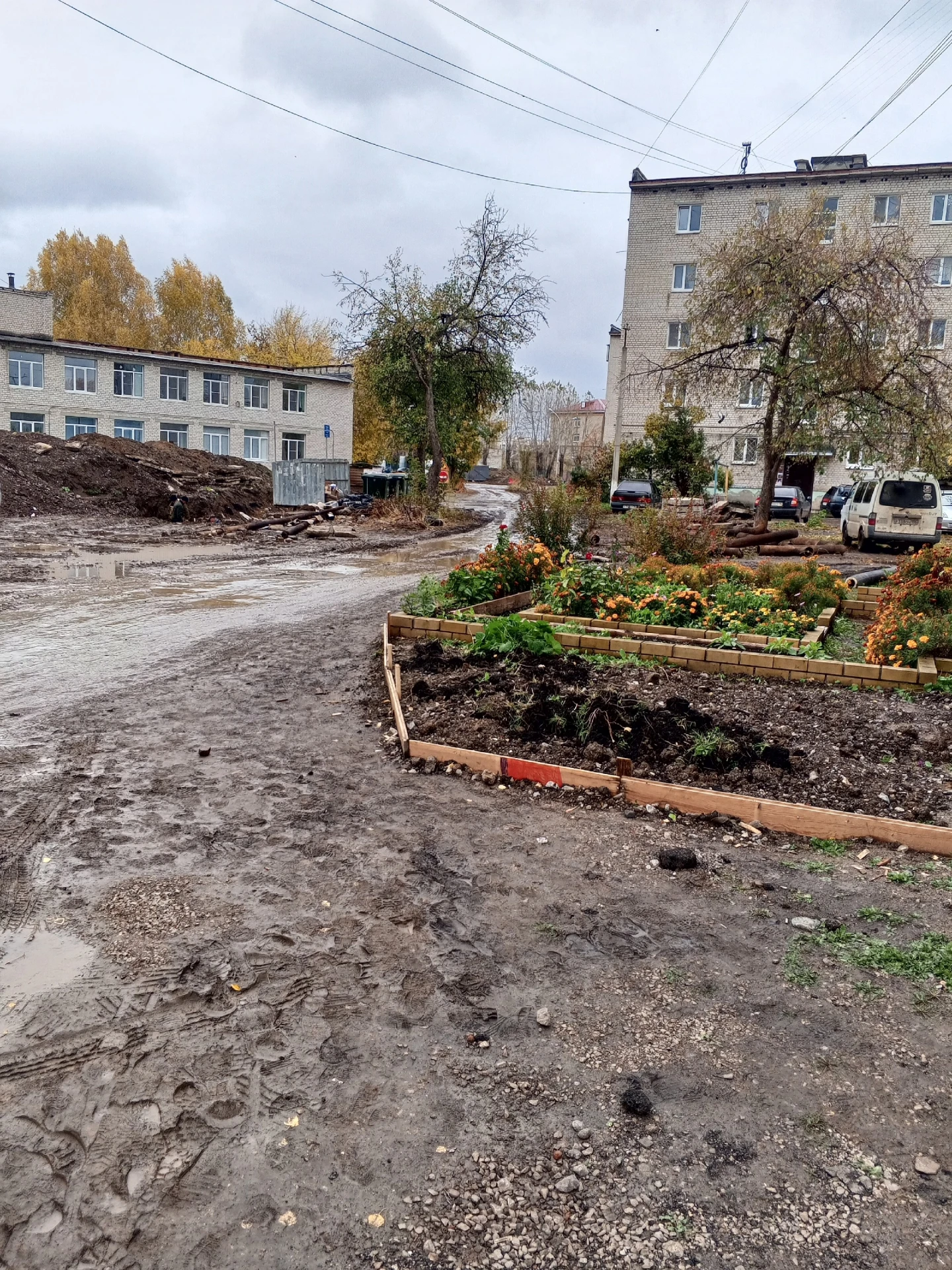 "Уважаемые" депутаты, оденьте пожалуйста свои дорогие туфли и пройдите за детской полик...
