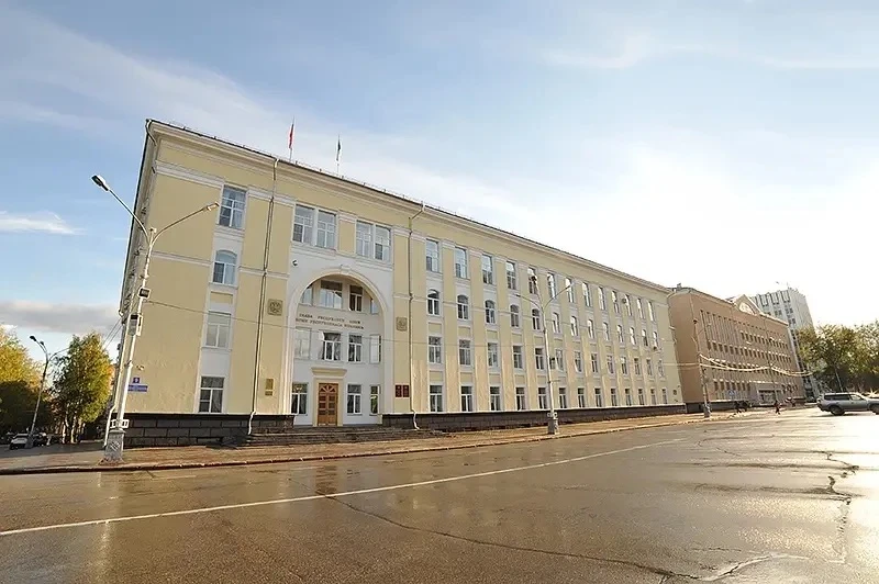 🏛 В Сыктывкаре отремонтируют крышу здания администрации главы Коми