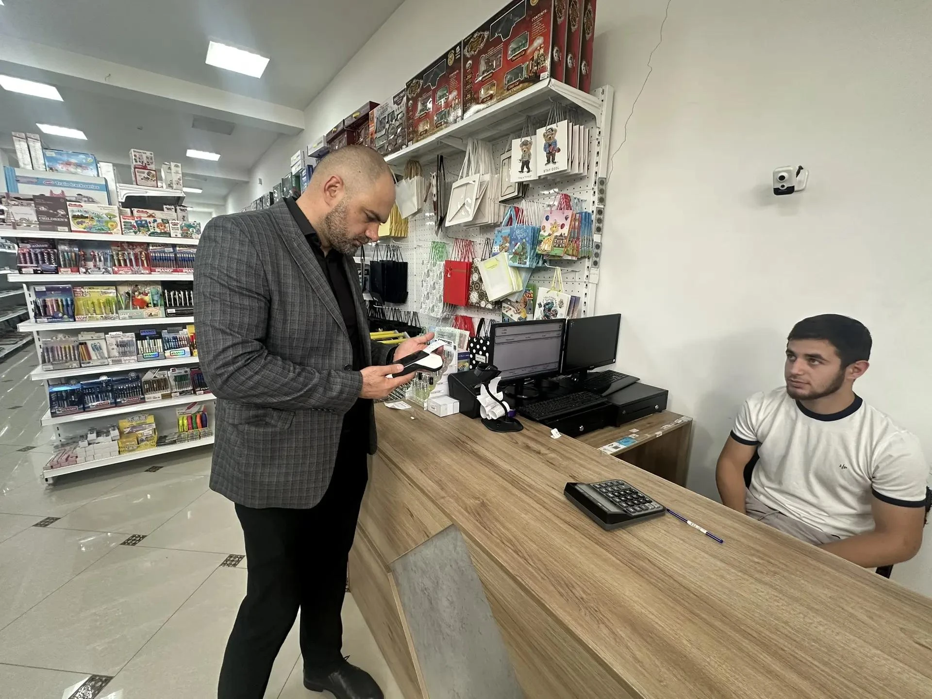 🧾В Карабудахкентском районе прошли выездные мероприятия по внедрению безналичной оплаты