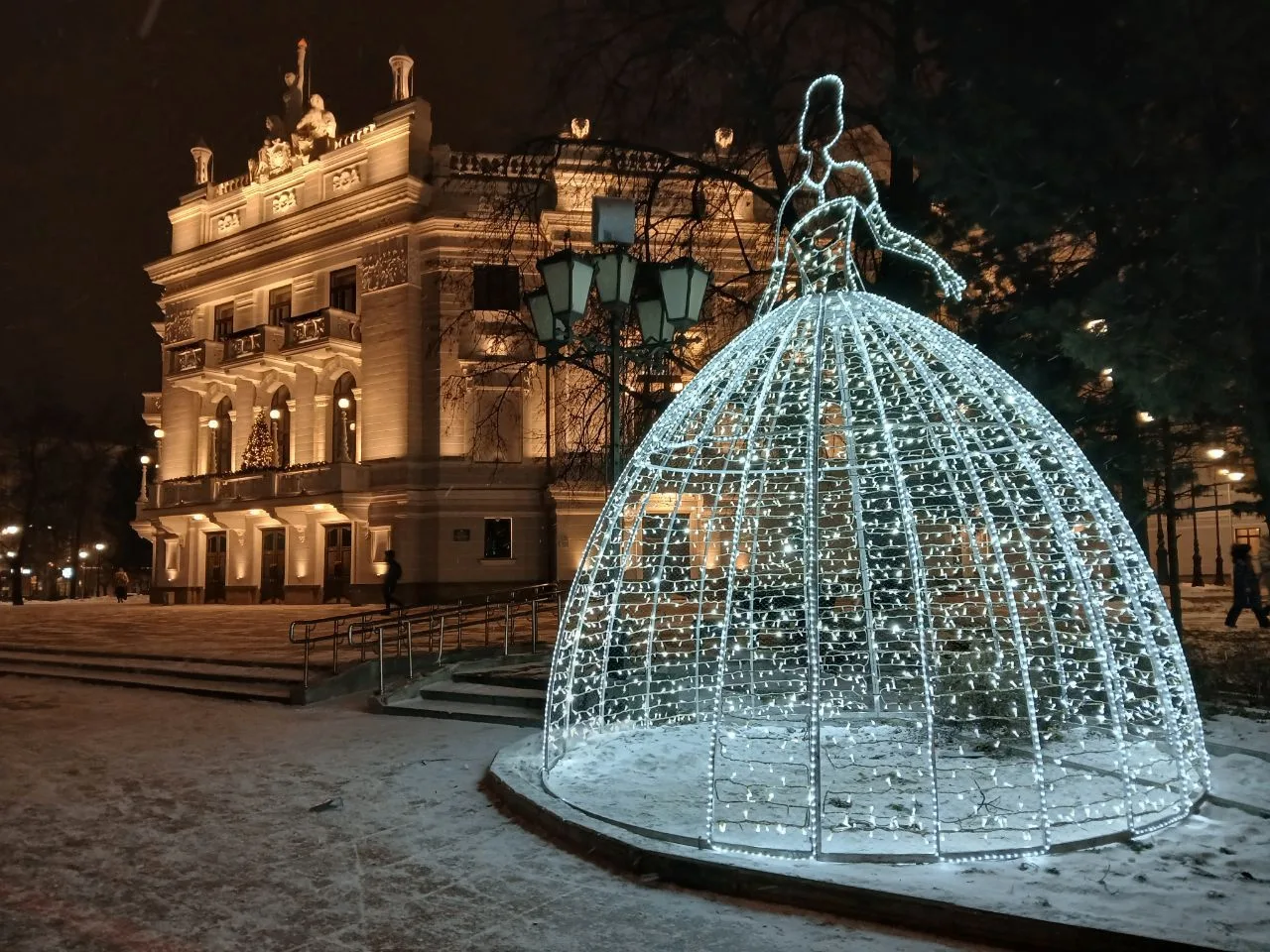 ❄️ ЕКАТЕРИНБУРГ: РОЖДЕСТВЕНСКАЯ МАГИЯ В СЕРДЦЕ УРАЛА