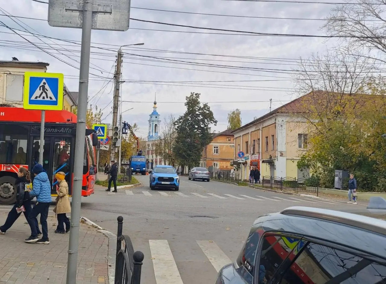 В Калуге на пересечении улиц Плеханова и Пушкина отключились светофоры. Днем в пятницу,...