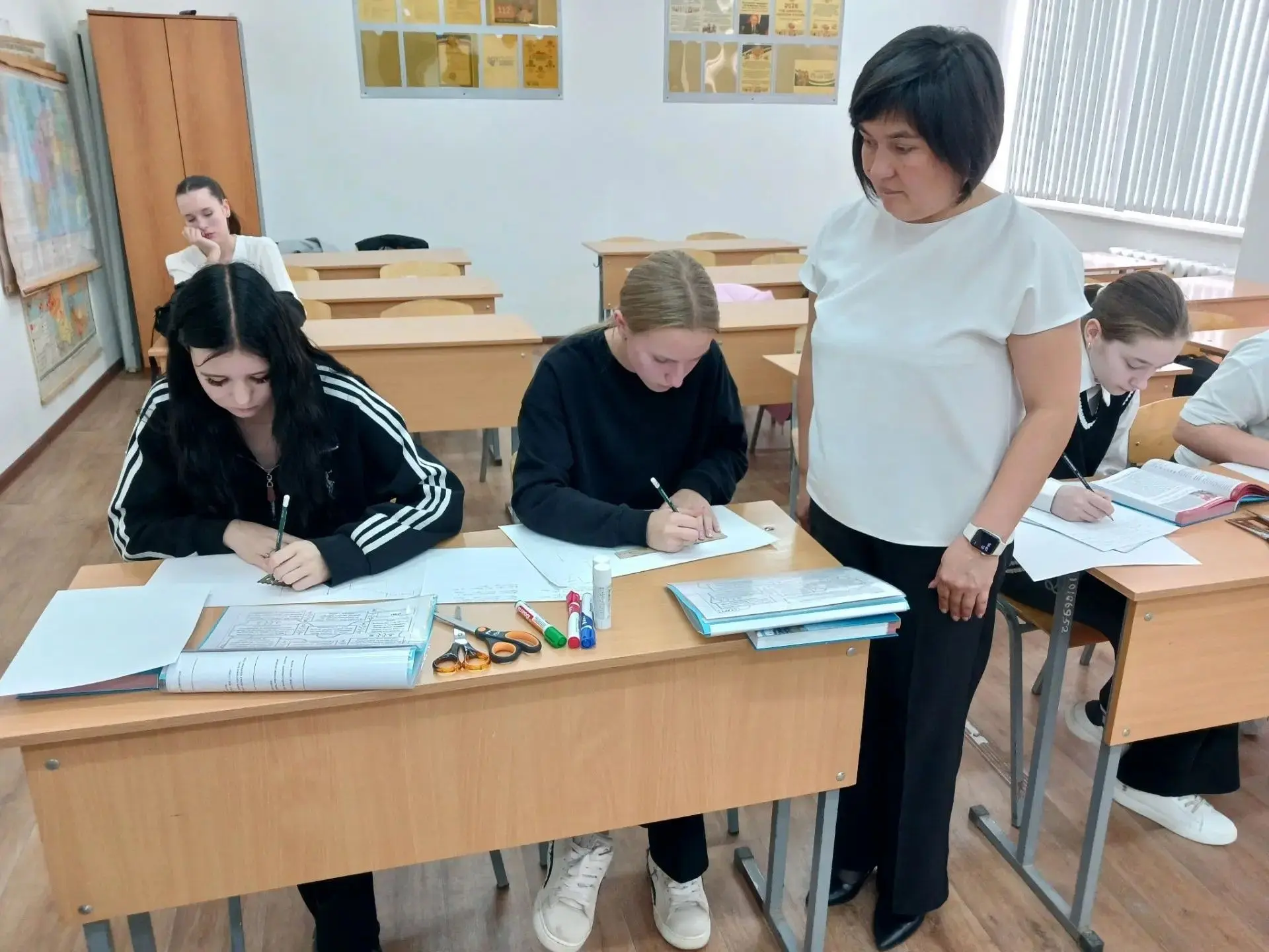 🏛 Примерили роль учителя и создали собственную настольную игру!