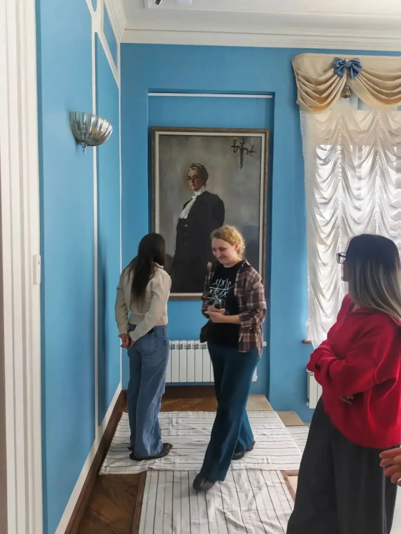 Подзависла я сегодня у портрета княгини - последней владелицы усадебного дома нашего го...