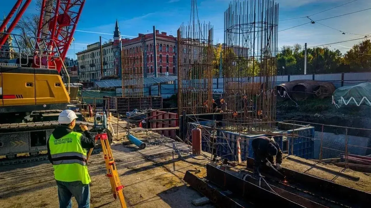 🌉 В Петербурге начали строить два моста через Неву для ШМСД