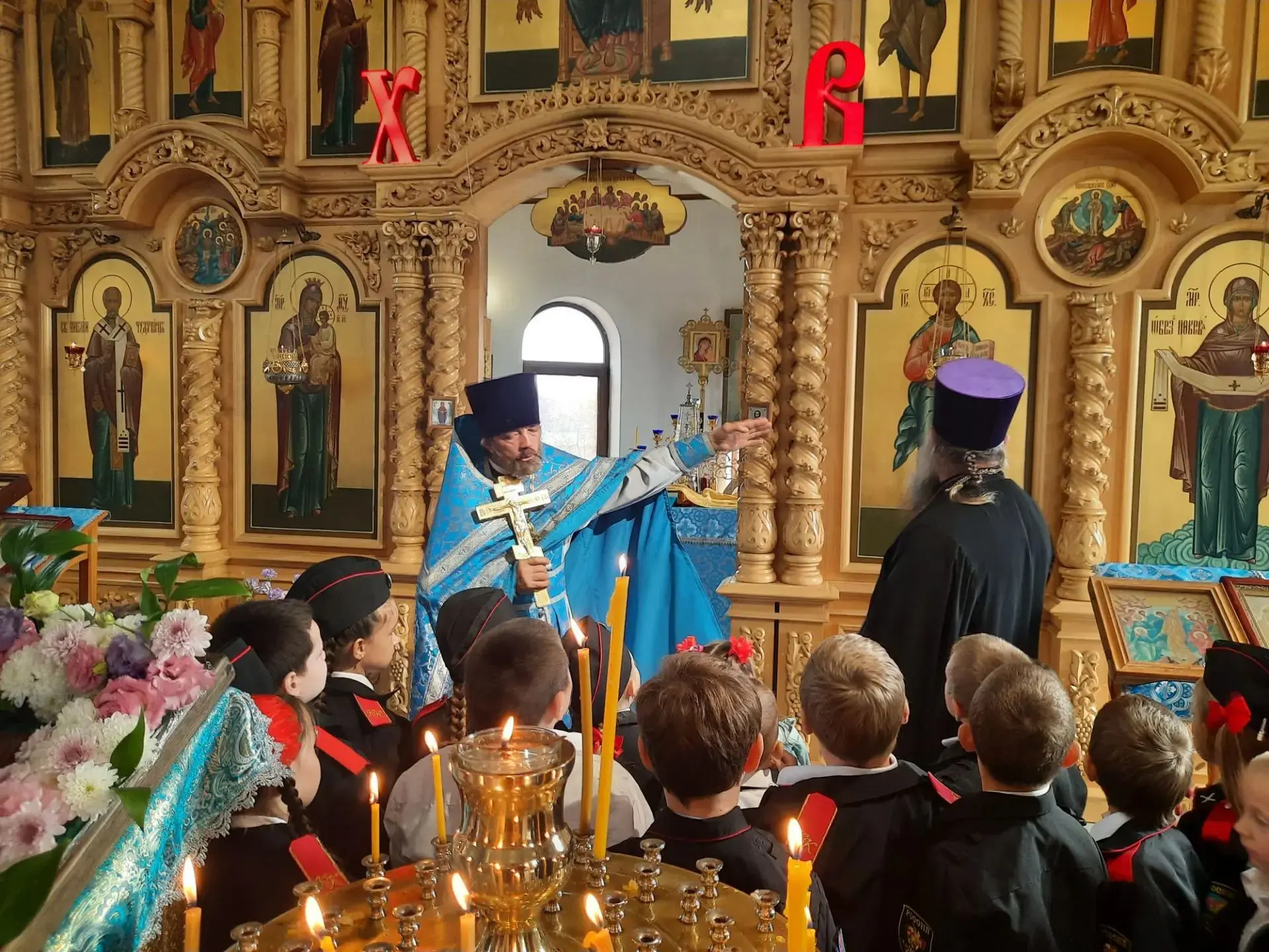 🎉 Сегодня в нашей школе прошло торжественное посвящение первоклассников в казачата! 🎒🐴