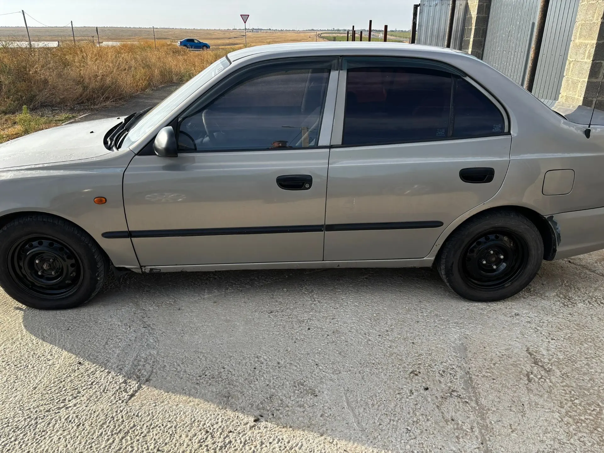 Продаю 2007г.в автомат двс акпп и ходовая часть в хорошем состоянии цена250тыс торг тел...