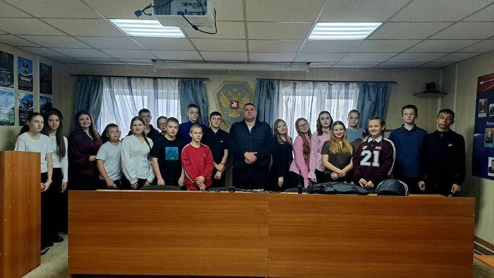 Всем классом в полицию