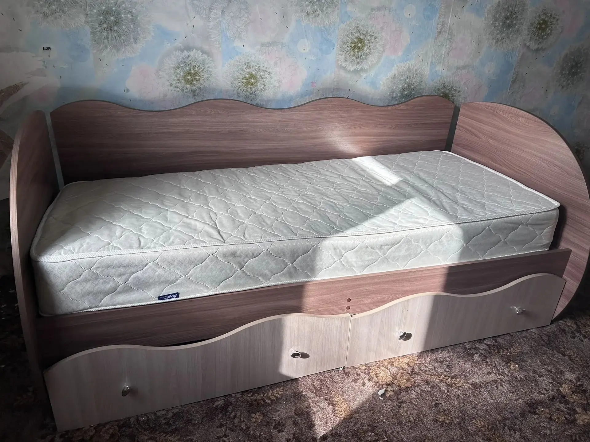 Кроватка детская 190 на 80 , в хорошем состоянии 5.500
