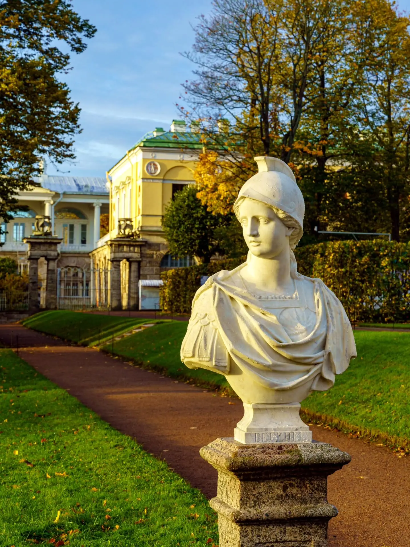 🌳 Прогулка по Екатерининскому парку: мраморные истории 🏛️