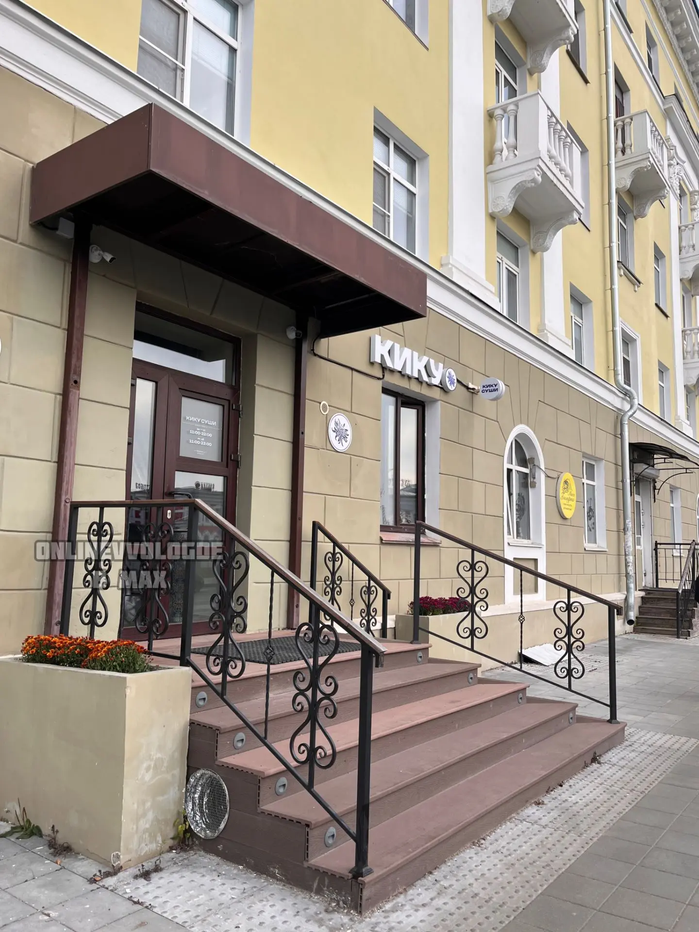Вот и сходили в новую ролльню на площади Бабушкина на разведку )