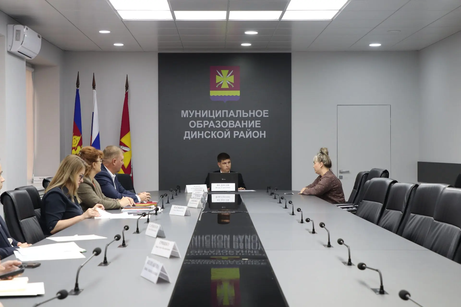 Глава Динского района Игорь Федосов провёл еженедельный приём граждан