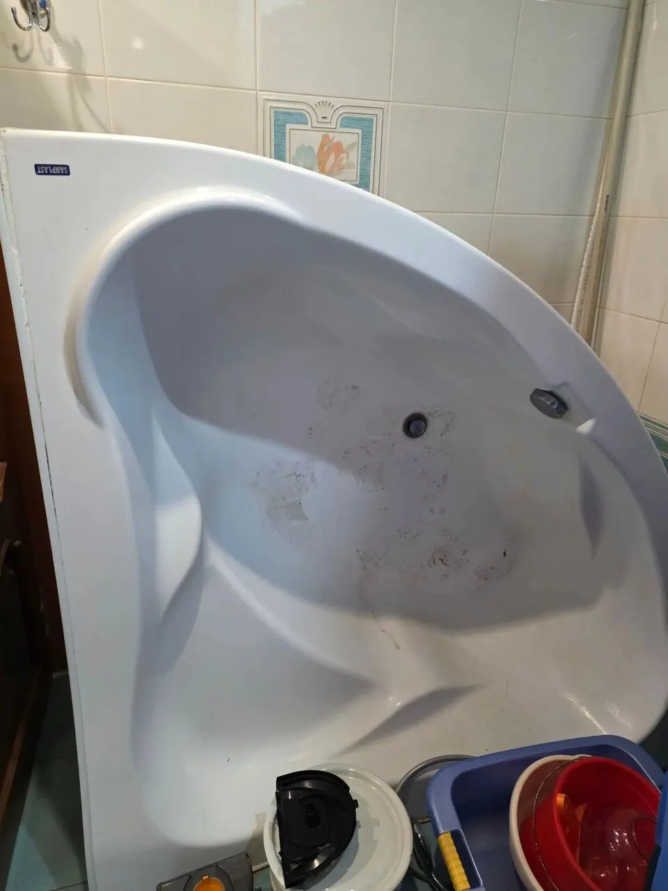 Продам угловую акриловую ванну Sanplast 150 × 150, б/у, Донецк, 15 000 руб.