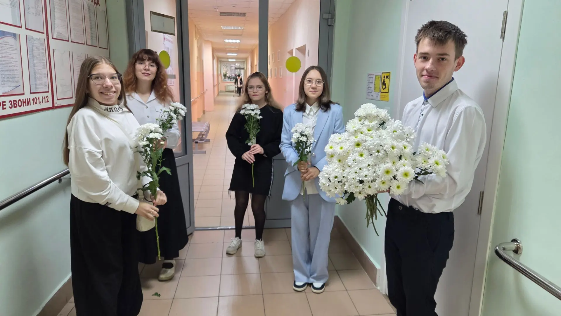 🎉 Студенты  поздравили преподавателей с Днём учителя