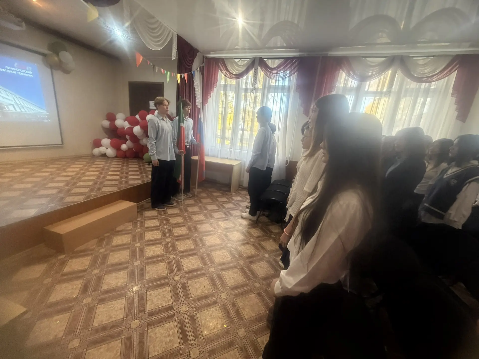 12 октября 2026 года в МБОУ «СОШ №10» состоялась встреча учащихся 9А, 9Б, 9В кл. с пред...