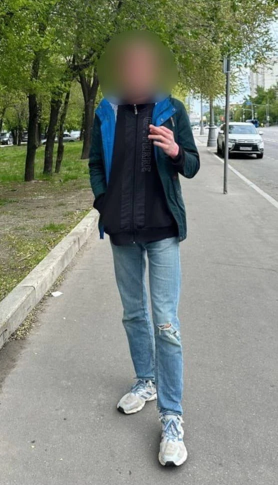 Соседи говорят, что в нашем районе прогуливается опасный тип. Якобы он ранее приставал ...