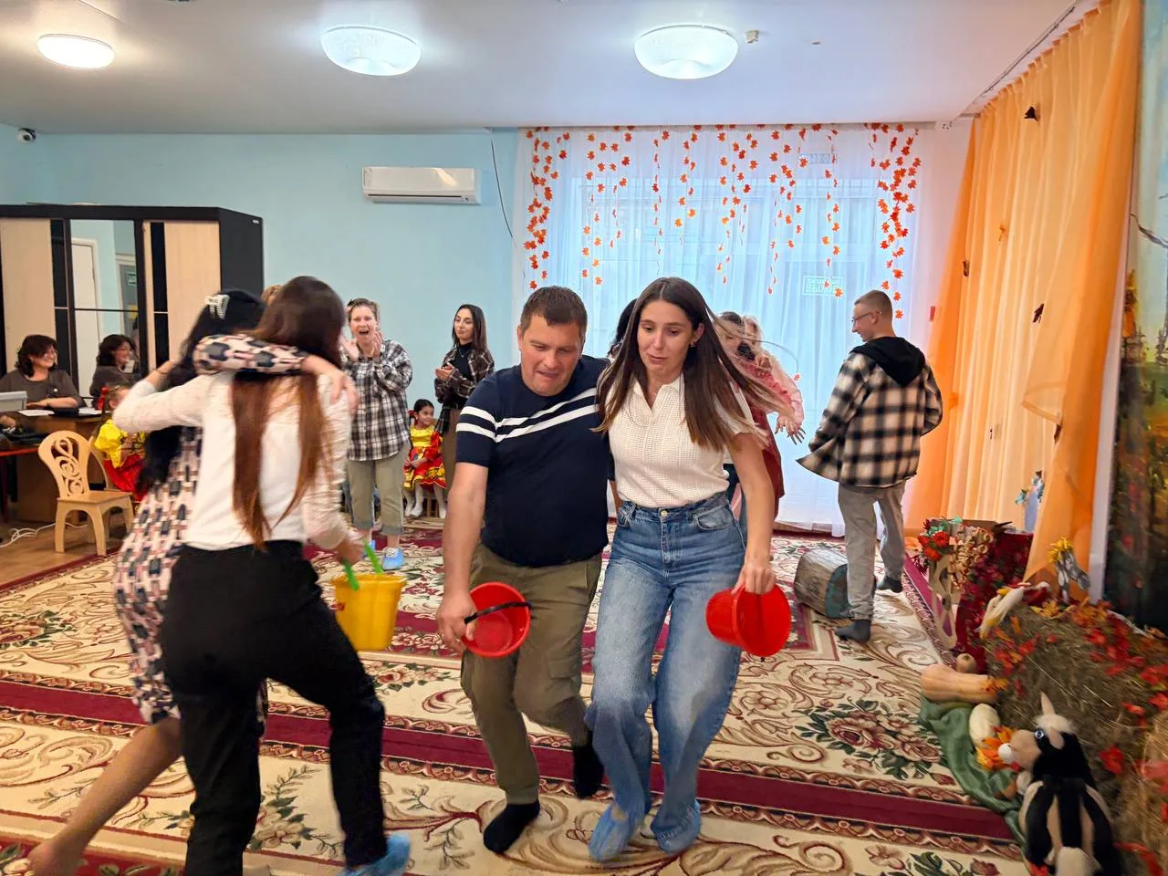 🍁🍂🌻Сегодня эмоционально прошли  "Осенние посиделки" в группах "Смешарики" и "Светляч...