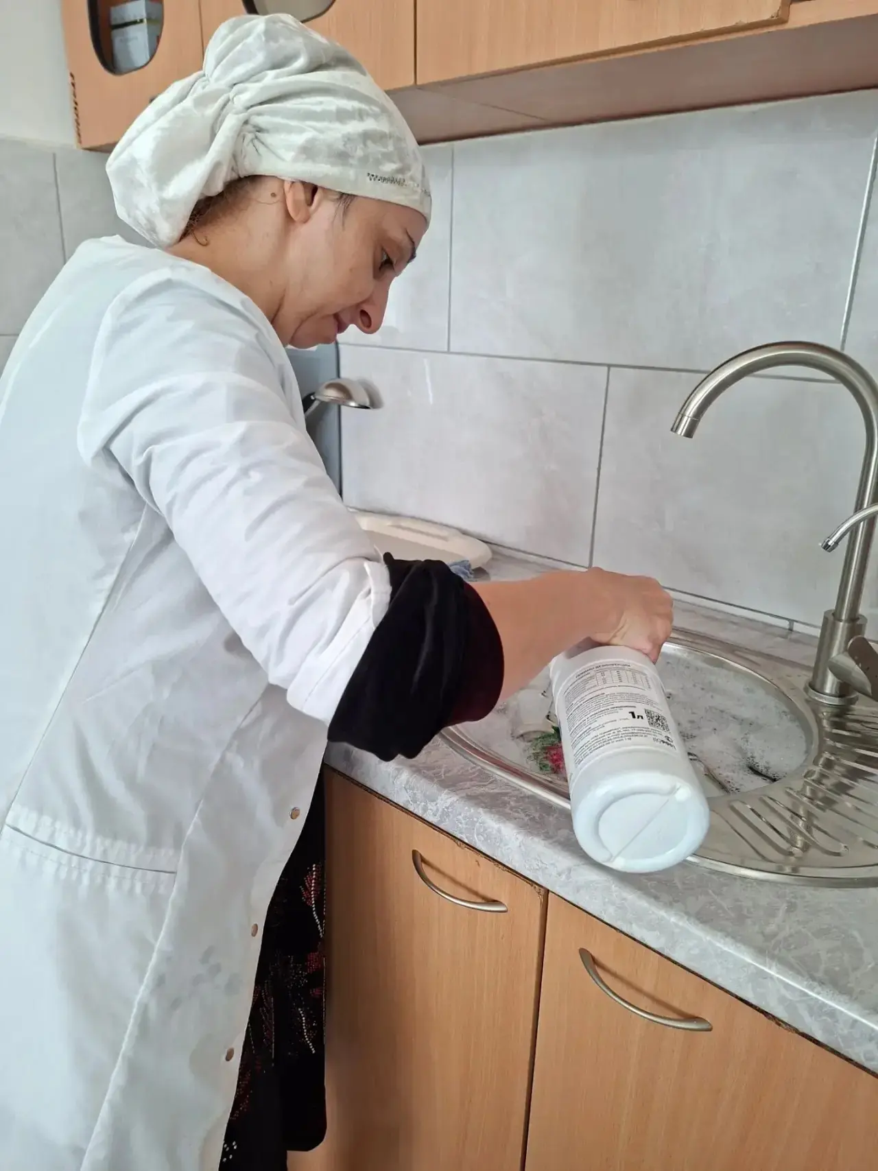 Важные правила работы с дезинфицирующими средствами: