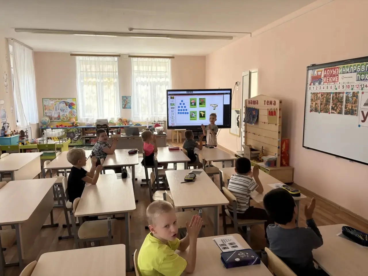 Сегодня в МБОУ «СОШ N2 г.Рошаль» в дошкольном отделении N8 было проведено логопедическо...