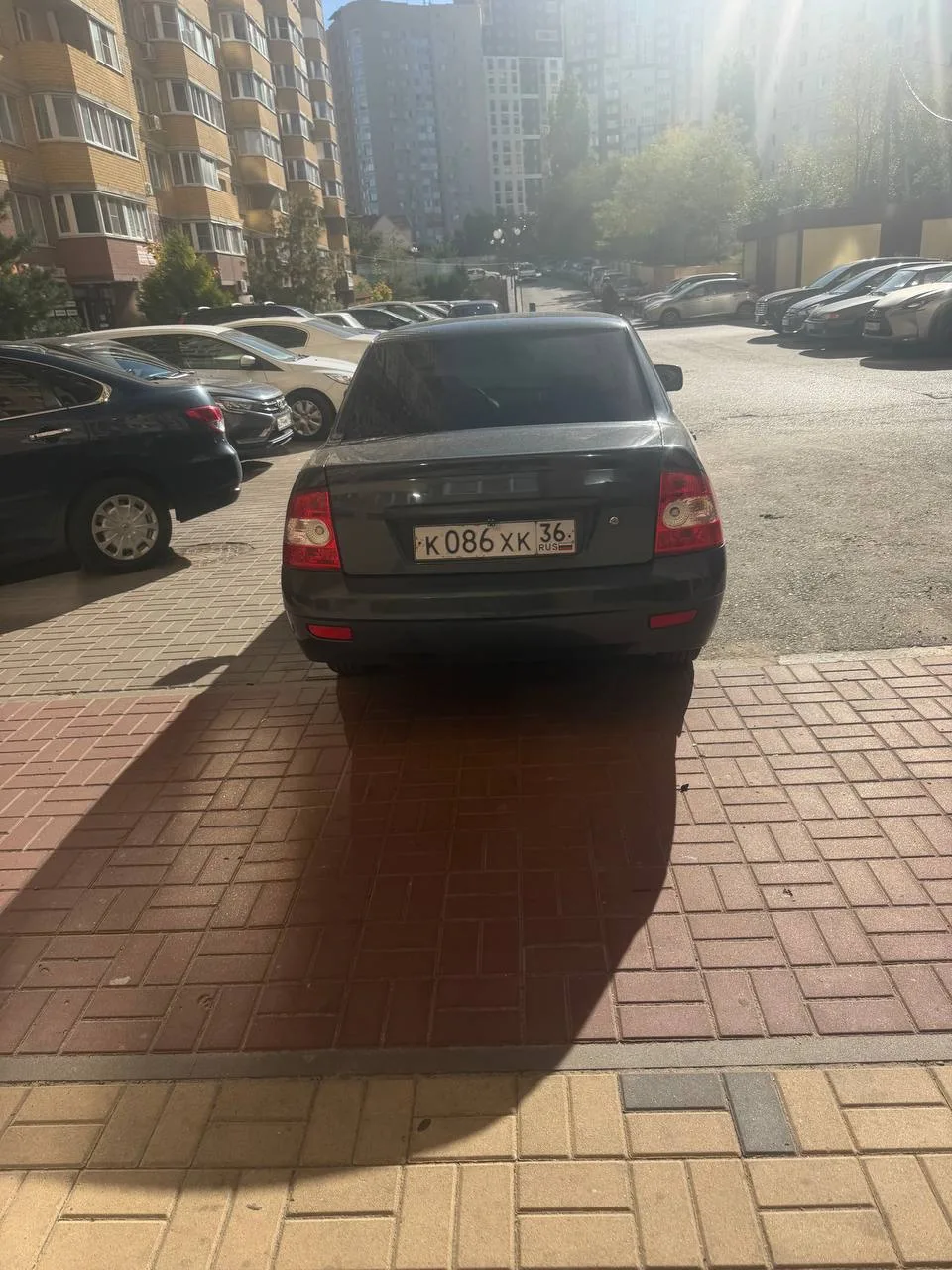 Чья машина открыта дверь пассажирская