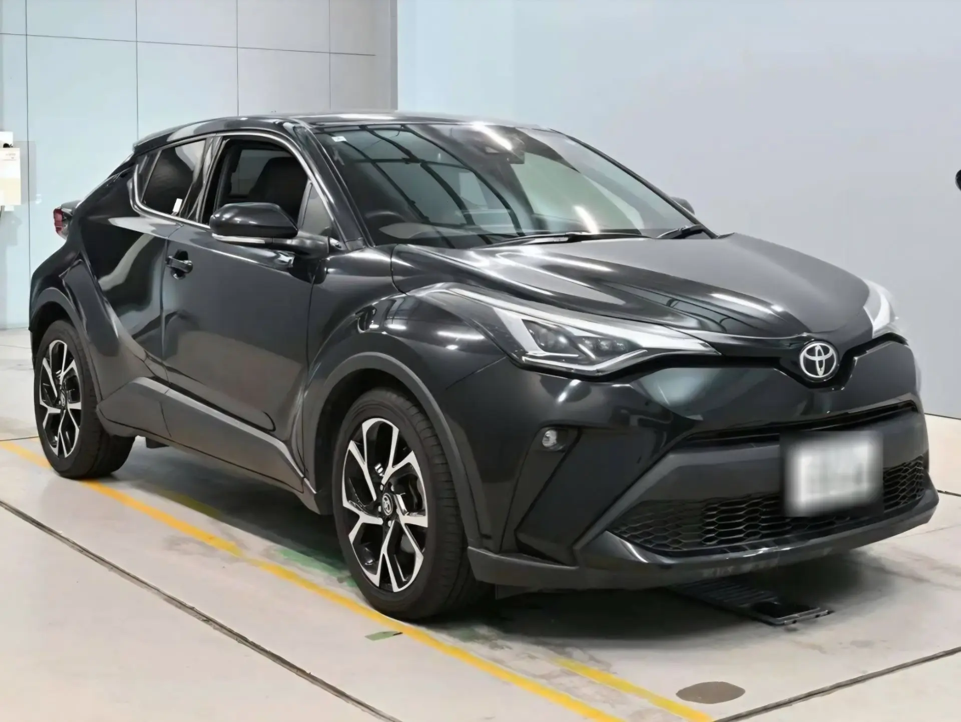 🇯🇵 TOYOTA C-HR G-T.