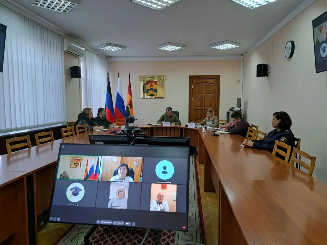 В Шахтерске провели заседание Межведомственной комиссии по содействию в решении вопросо...