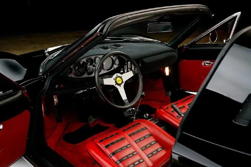 Онлайн-аукцион Bring a Trailer выставил на продажу спорткар Ferrari Dino 1972 года. Это...