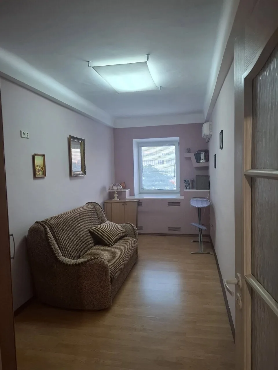 Продам 2-к. квартиру, 56 м², 4/5 эт. в Донецке, Ворошиловский район, Белый Лебедь