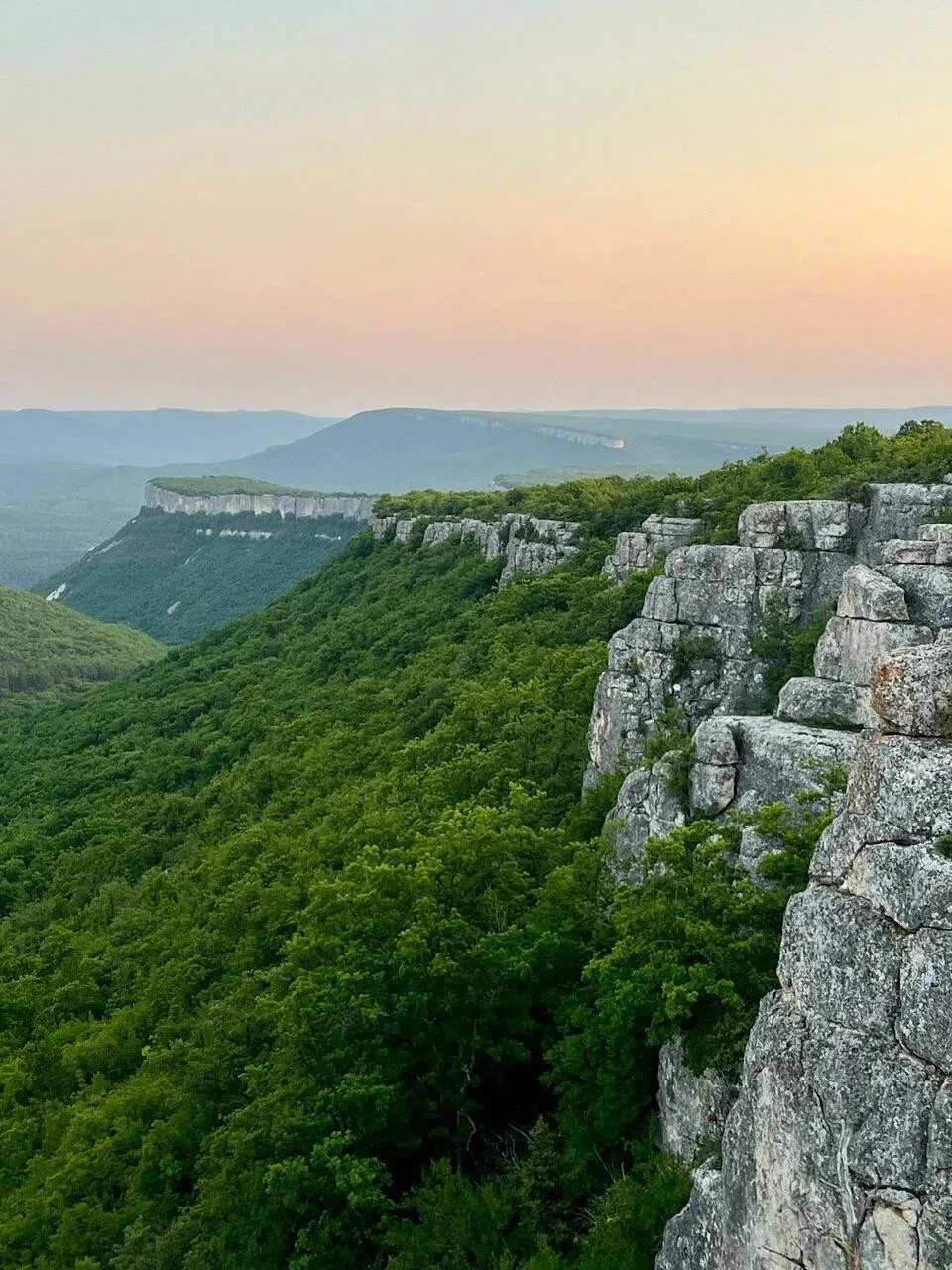 ⛰️ Смотровая площадка с потрясающими видами на Чуфут-Кале, Чатыр-Даг и Ай-Петринскую гр...