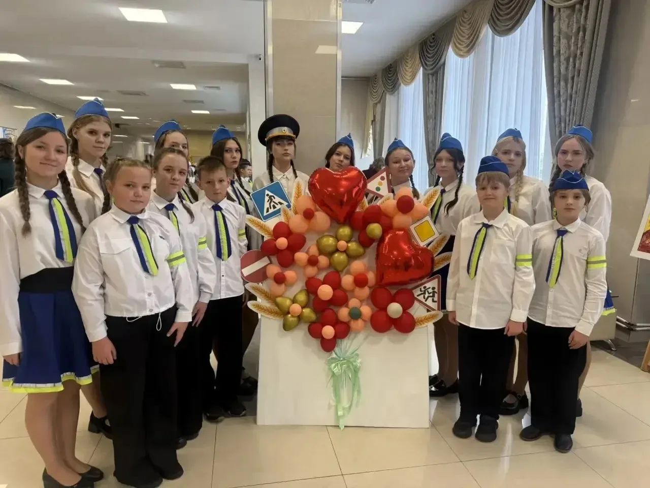 13 октября команда юных инспекторов движения "Стоп" МБОУ СОШ №43 приняла участие в райо...