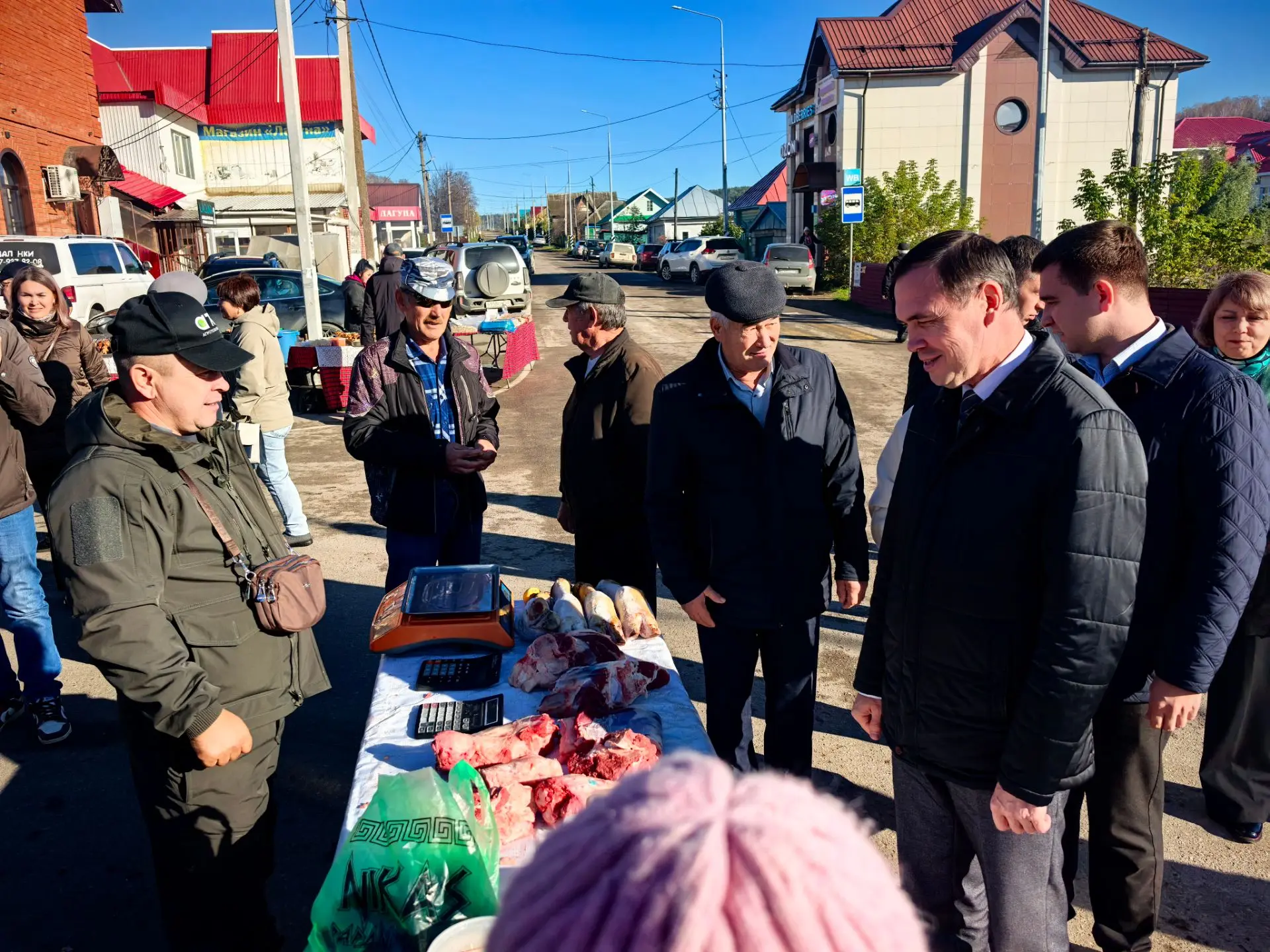 Сегодня главная площадь Караидельского района стала центром притяжения для всех, кто лю...