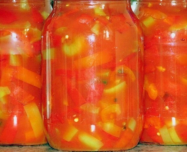ЛЕЧО ОСТРОЕ С ЛУКОМ И ЧЕСНОКОМ