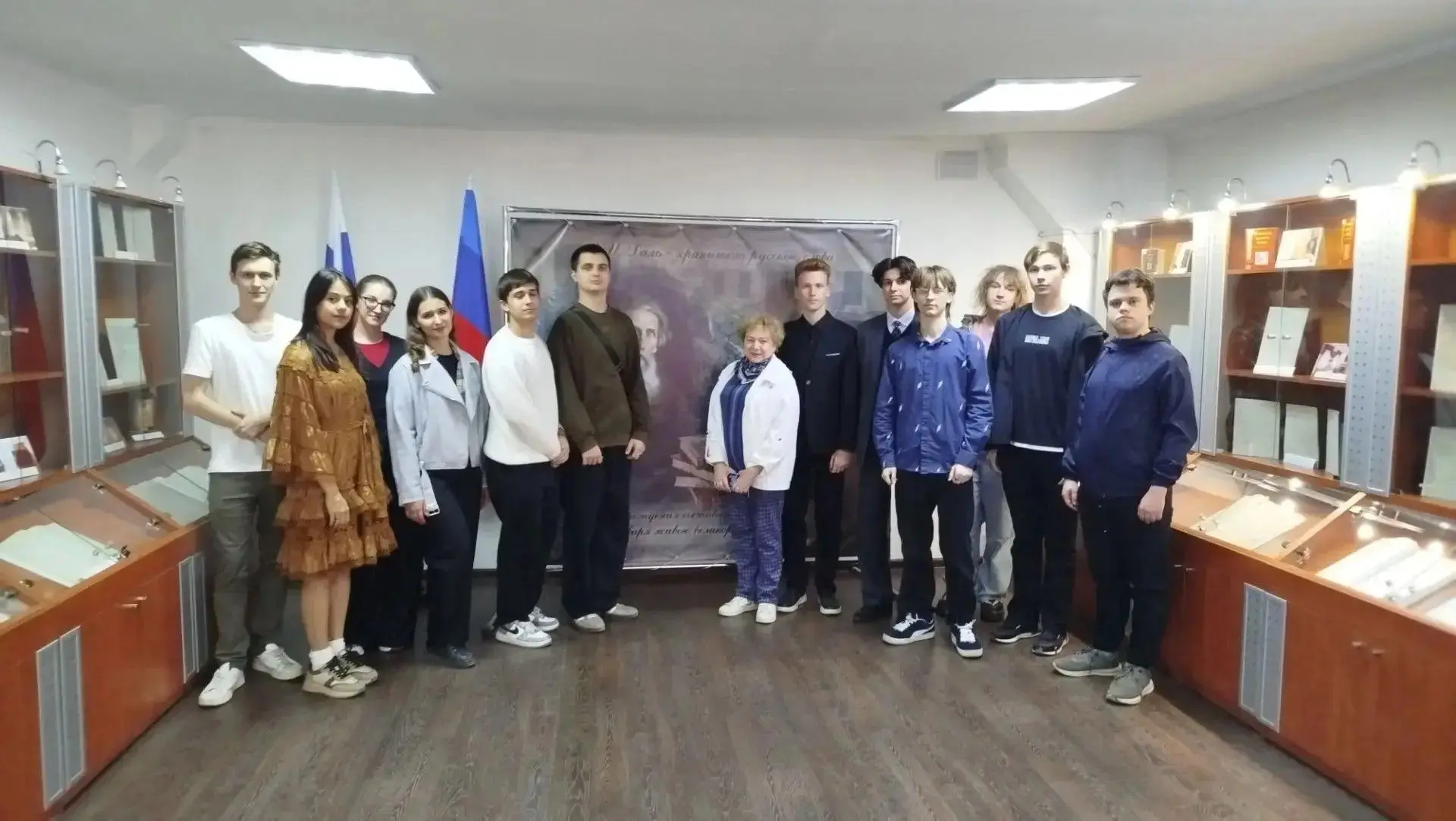 Школьники и студенты посетили выставку «В.И. Даль — хранитель русского слова»
