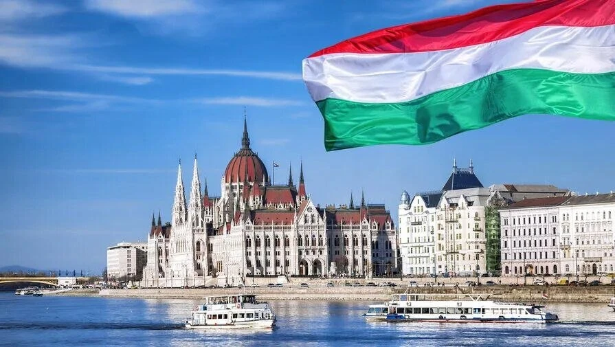 🇭🇺В Венгрии отменили положения закона о защите детей, запрещающие ЛГБТ*-пропаганду.