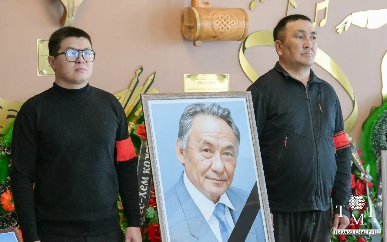 В Кызыле проводили в последний путь народного писателя Тувы Кара-Куске Чооду