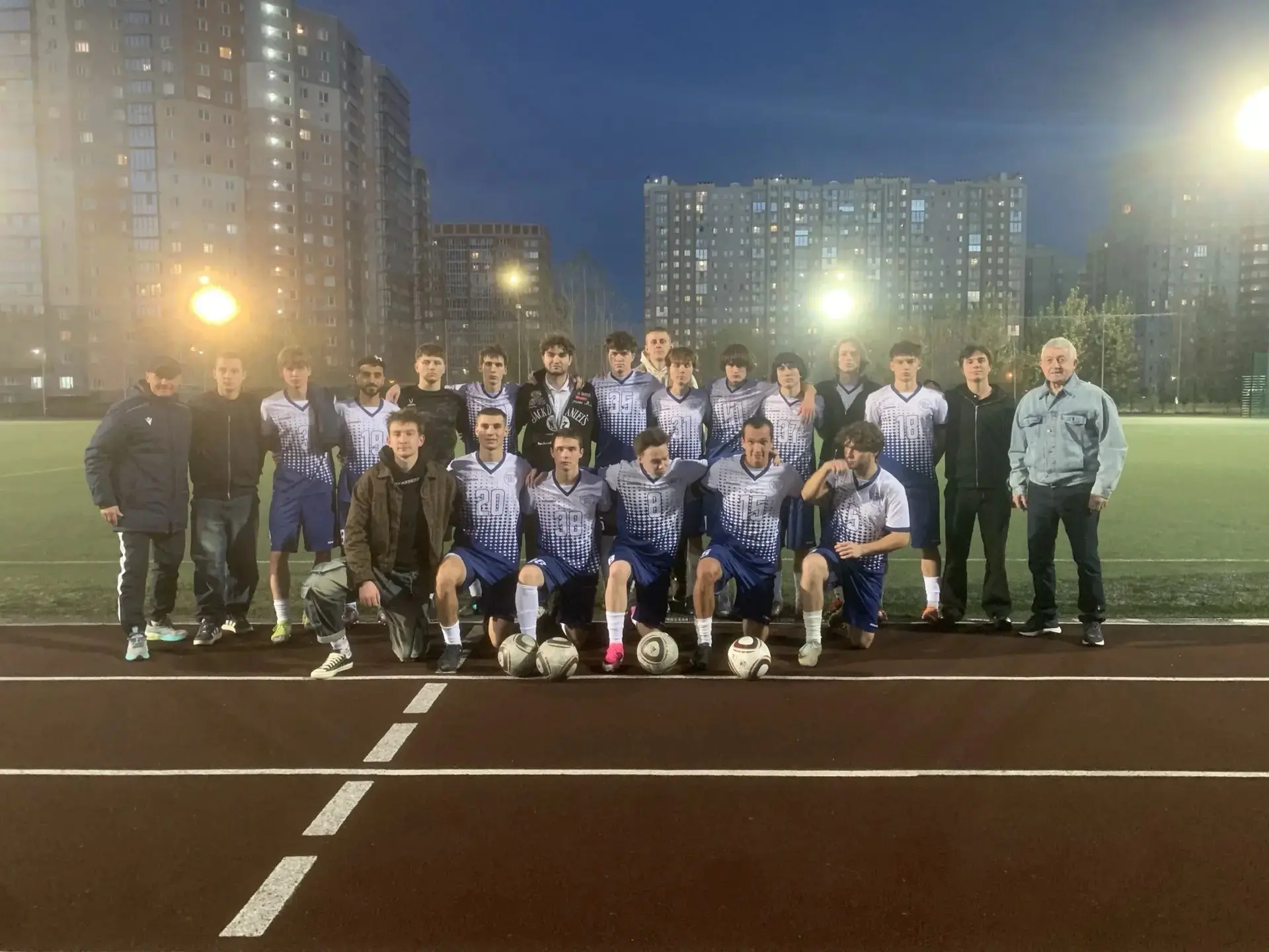 Добрый вечер, дорогие друзья.
