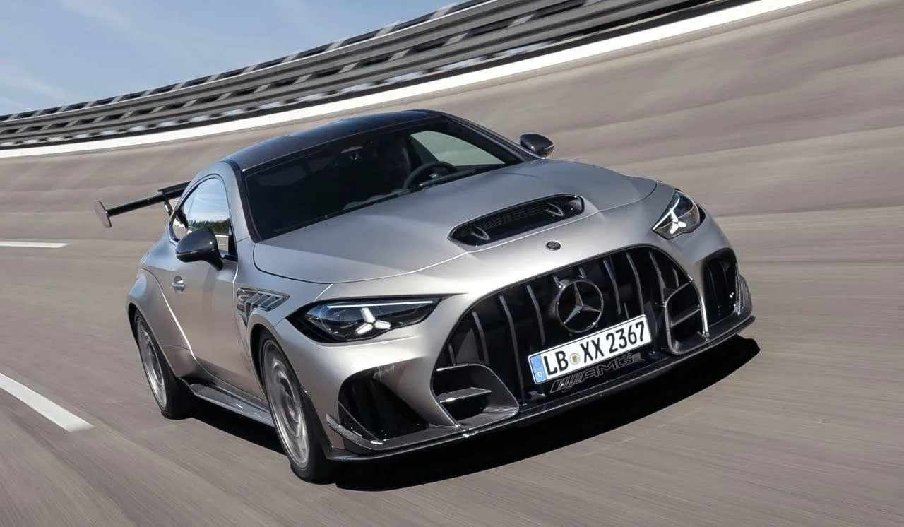 Mercedes показала эксклюзивный суперкар AMG CLE 646 Mythos. Всего соберут 30 экземпляро...