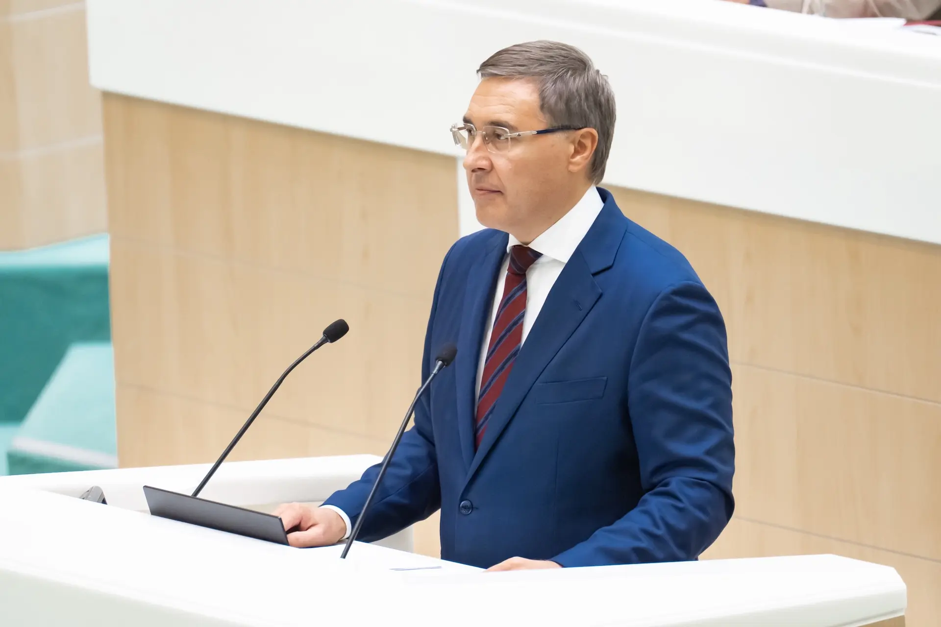 Валерий Фальков рассказал о ремонте студенческих общежитий на «Правительственном часе» ...