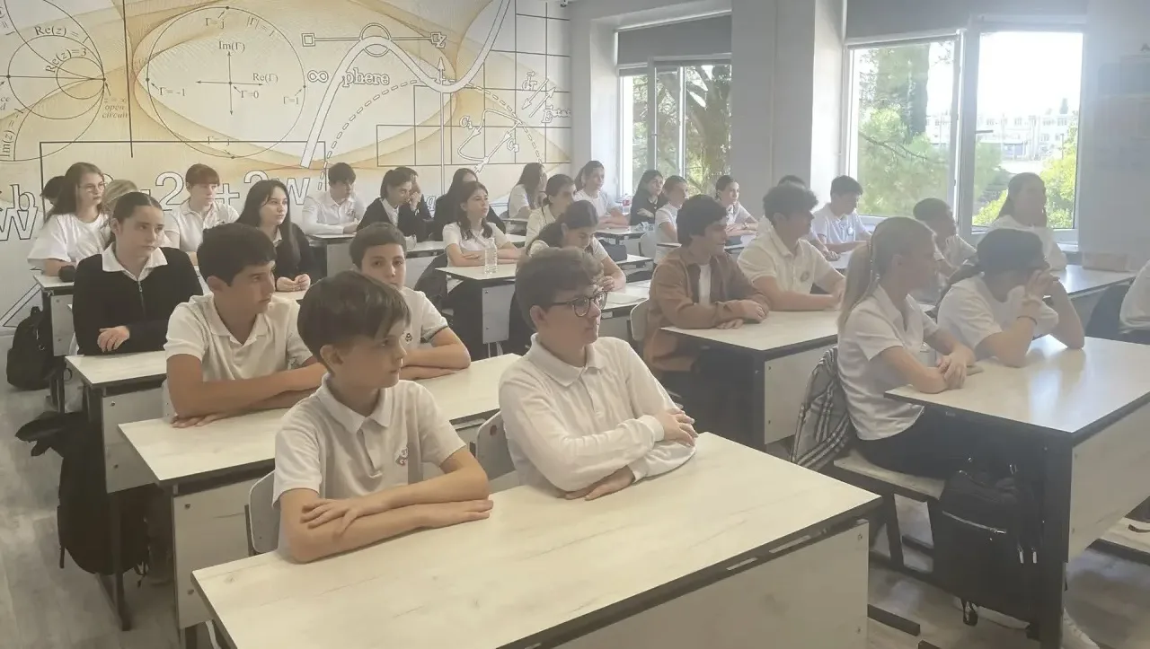 🎓 В нашей школе прошло важное профилактическое мероприятие! 🎓