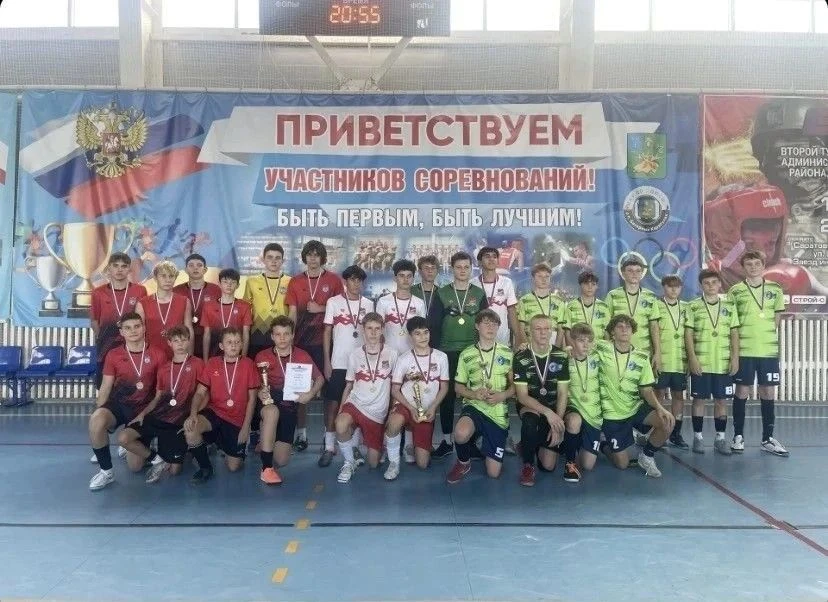 Петровские футболисты – бронзовые призёры соревнований спортивного центра «Урожай»