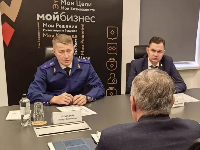 Прокурор Чувашии Эдуард Гиматов совместно с уполномоченным по защите прав предпринимате...
