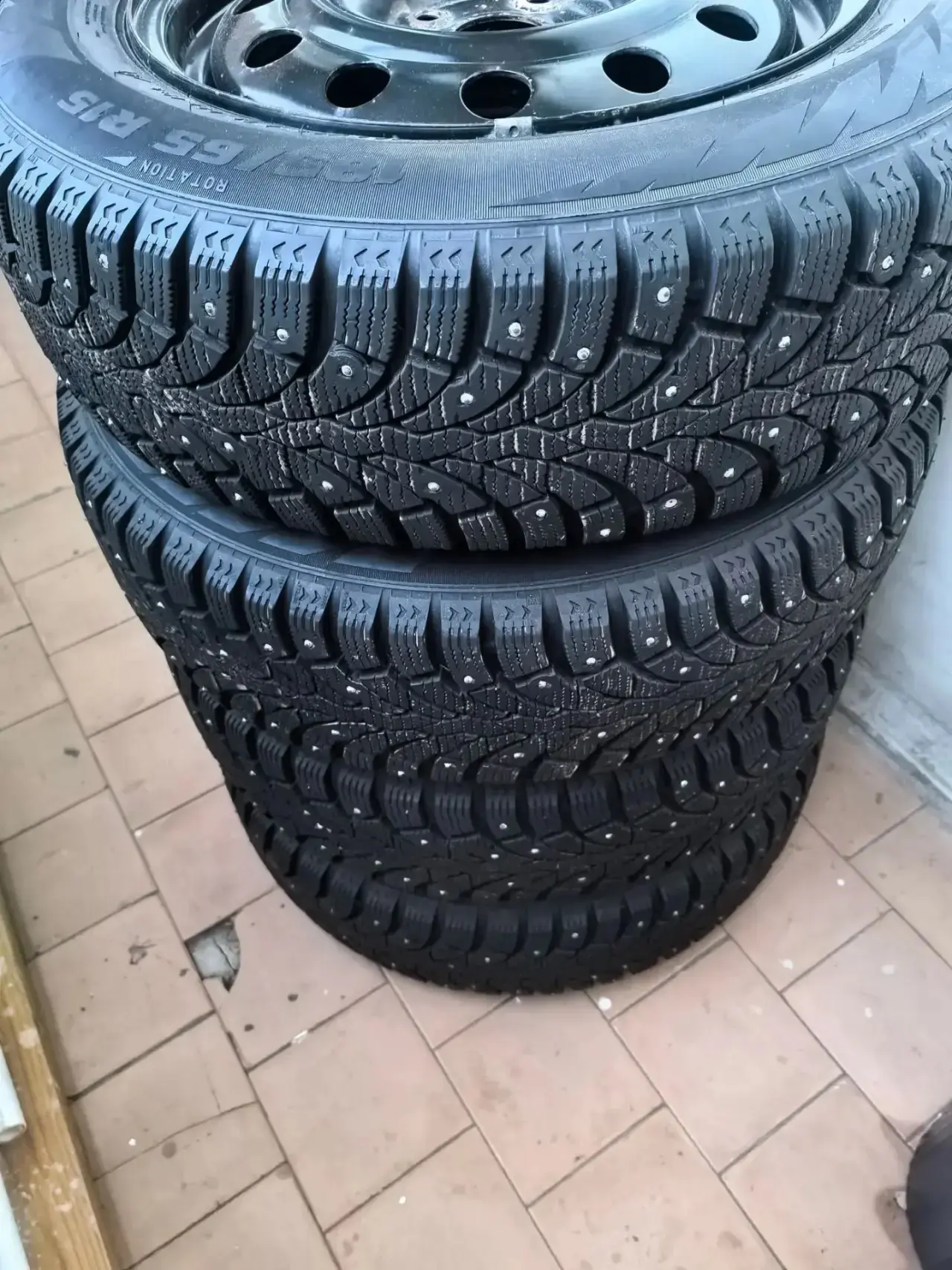 Продам зимнюю сборку. R15 185/65 2022г б/у 20800₽ за 4шт. Без торга! Казань. Приволжски...