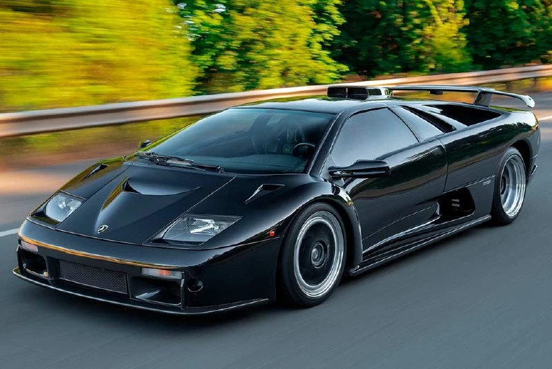 В августе 2026 года аукционный дом Bonhams проведет продажу редкого Lamborghini Diablo ...