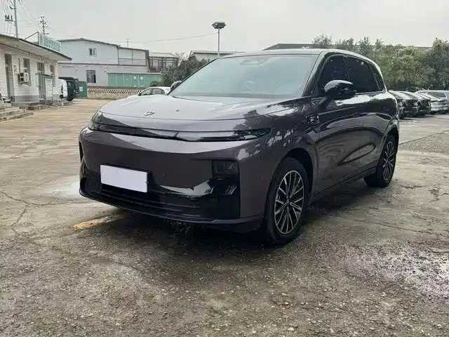 Leapmotor B10