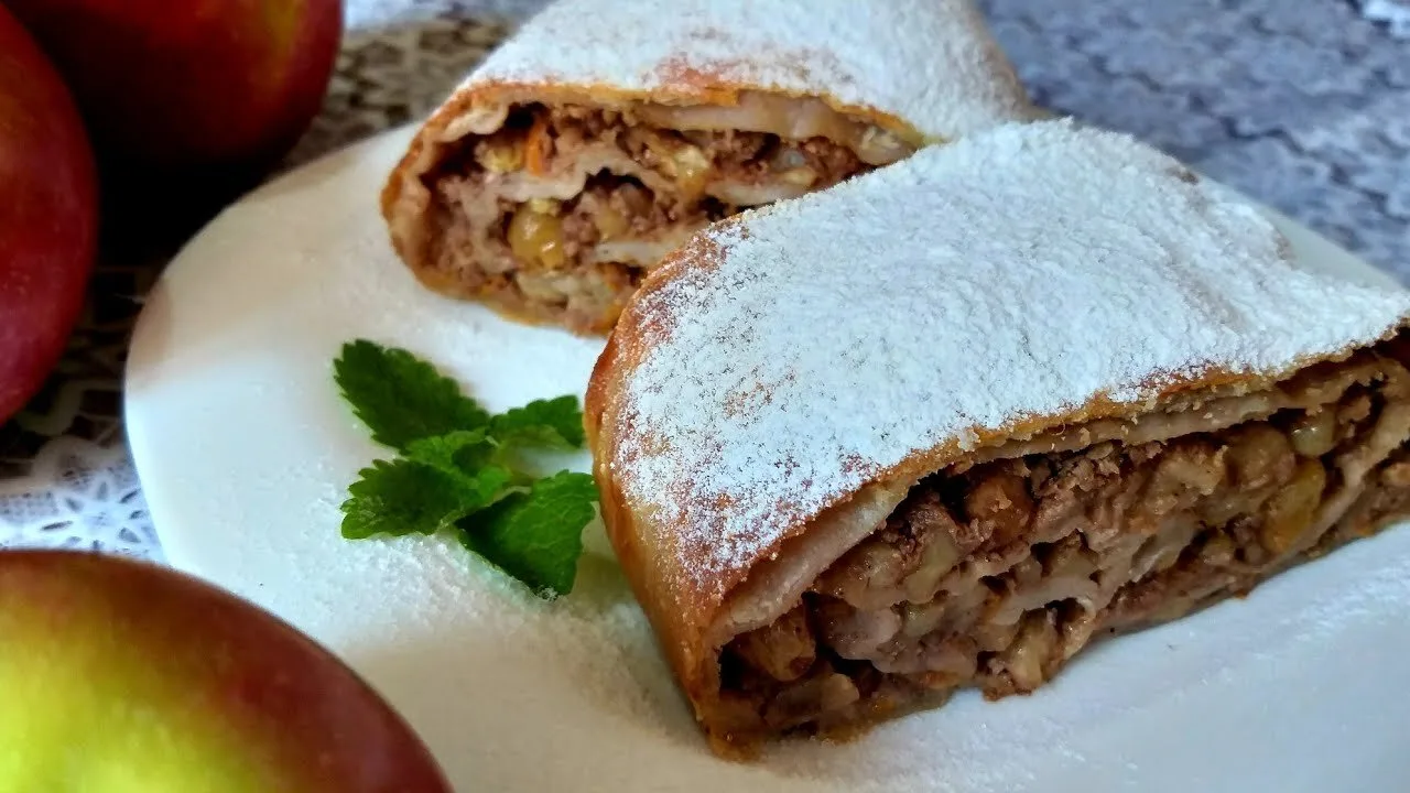 Яблочный штрудель с изюмом и орехами 🍎🥐