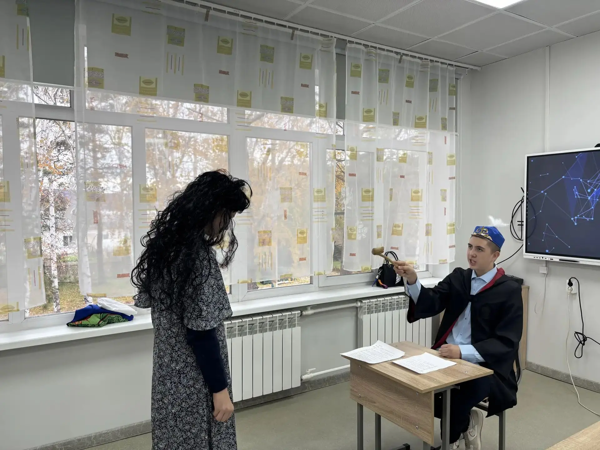 От древних садов Вавилона до суда инквизиции: как один школьный день вместил в себя цел...